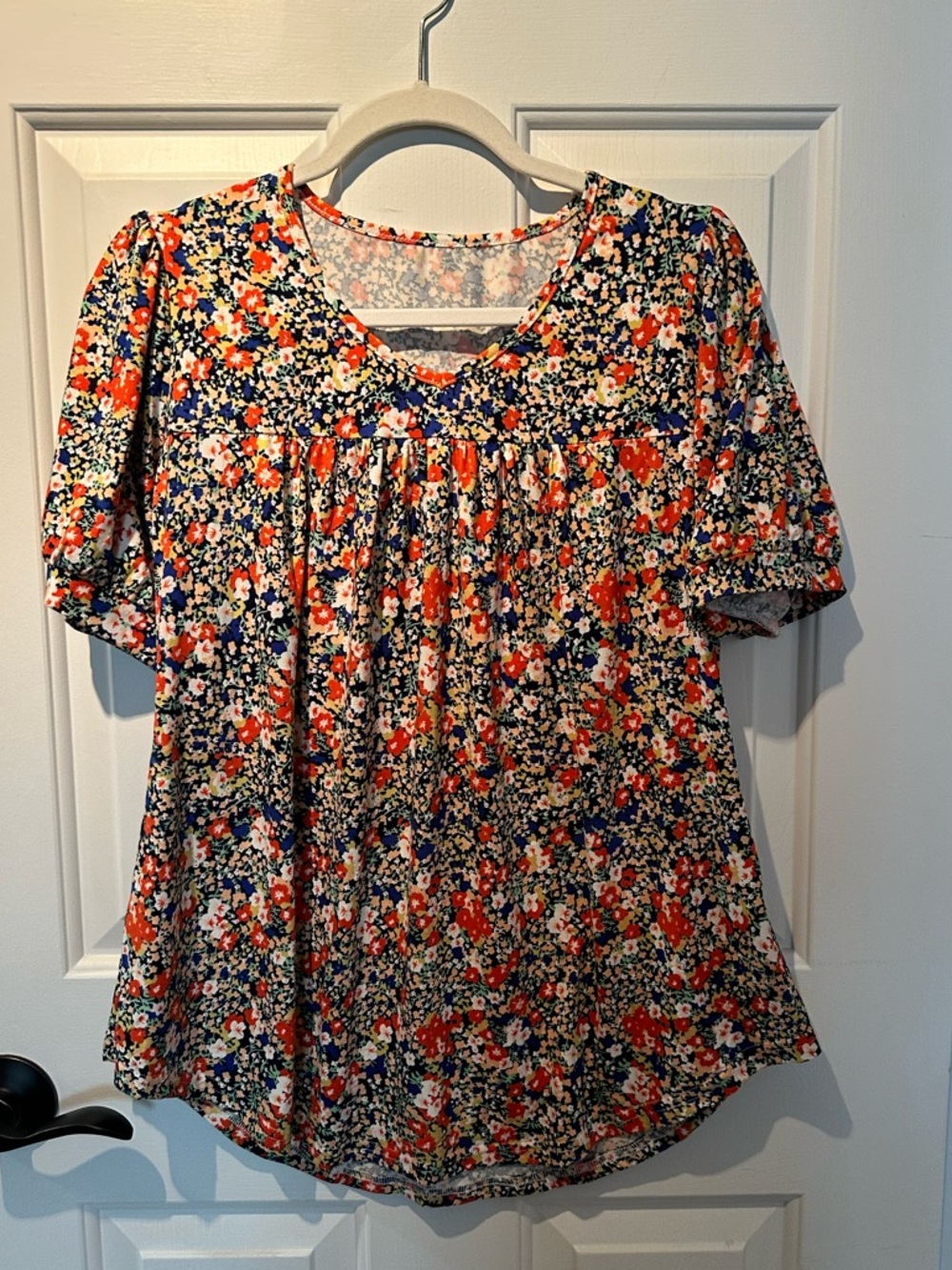 Floral Short-Sleeve Peasant Top - Navy & Coral. Size Medium